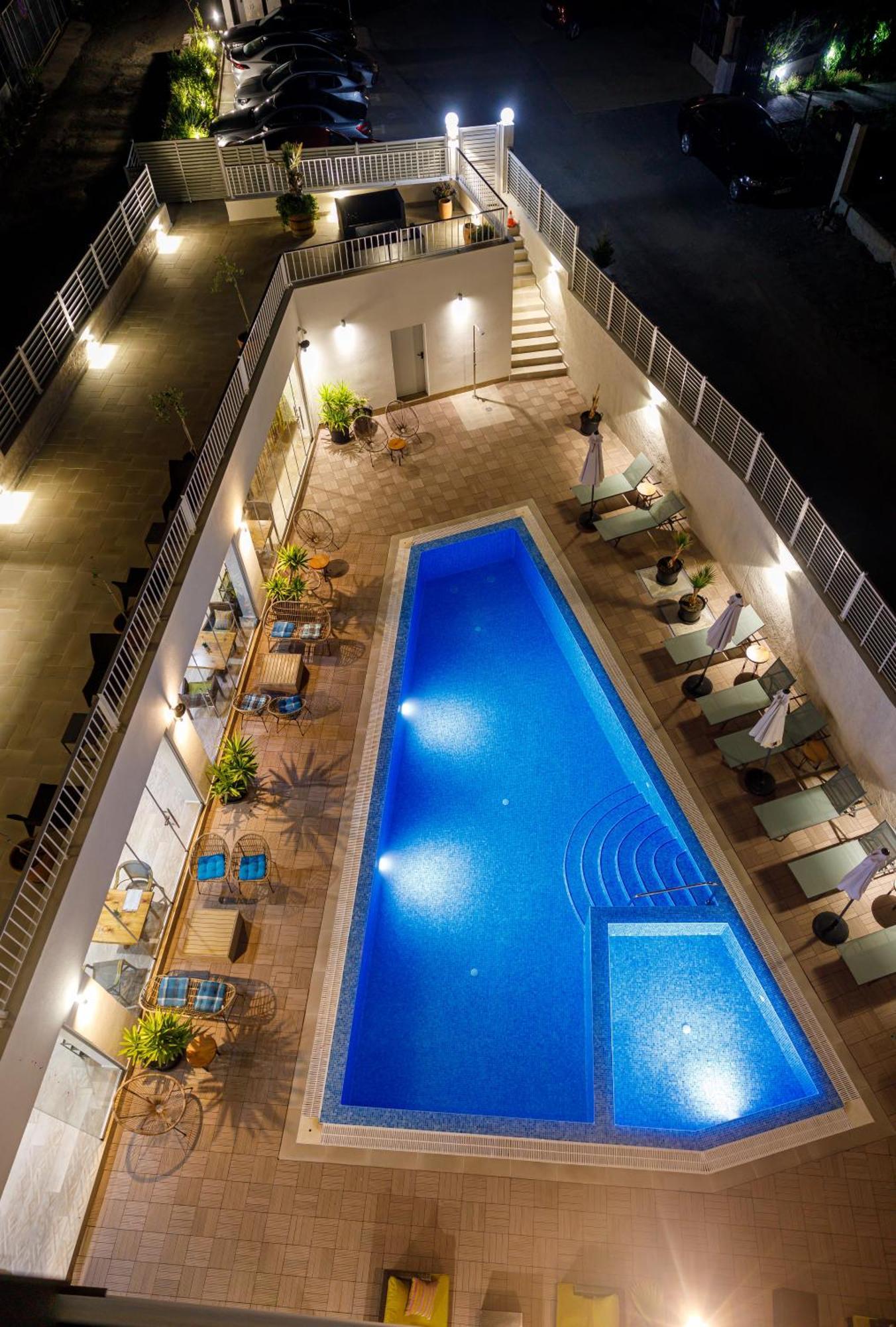 Ji Hotel سوزوبول المظهر الخارجي الصورة